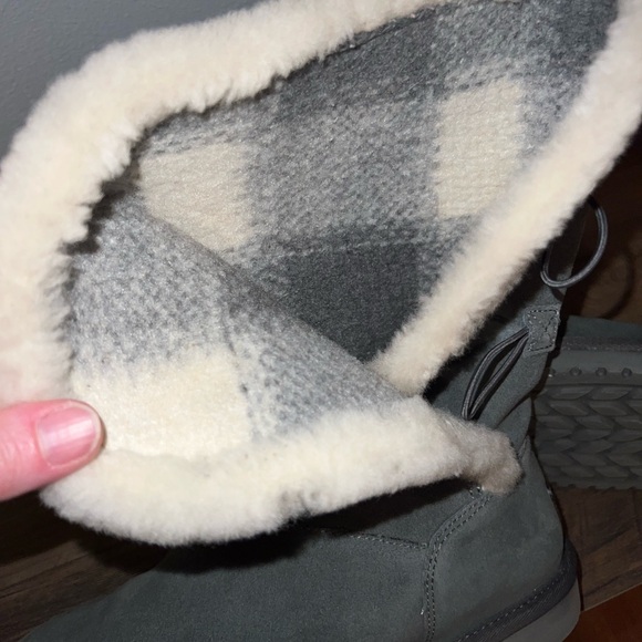 Koolaburra Gray Suede Boots with Cream Trim - Picture 8 of 9